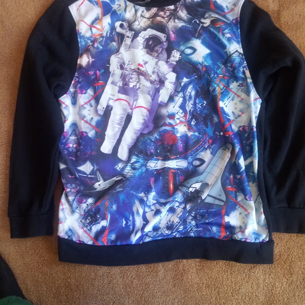 Mens light sweater